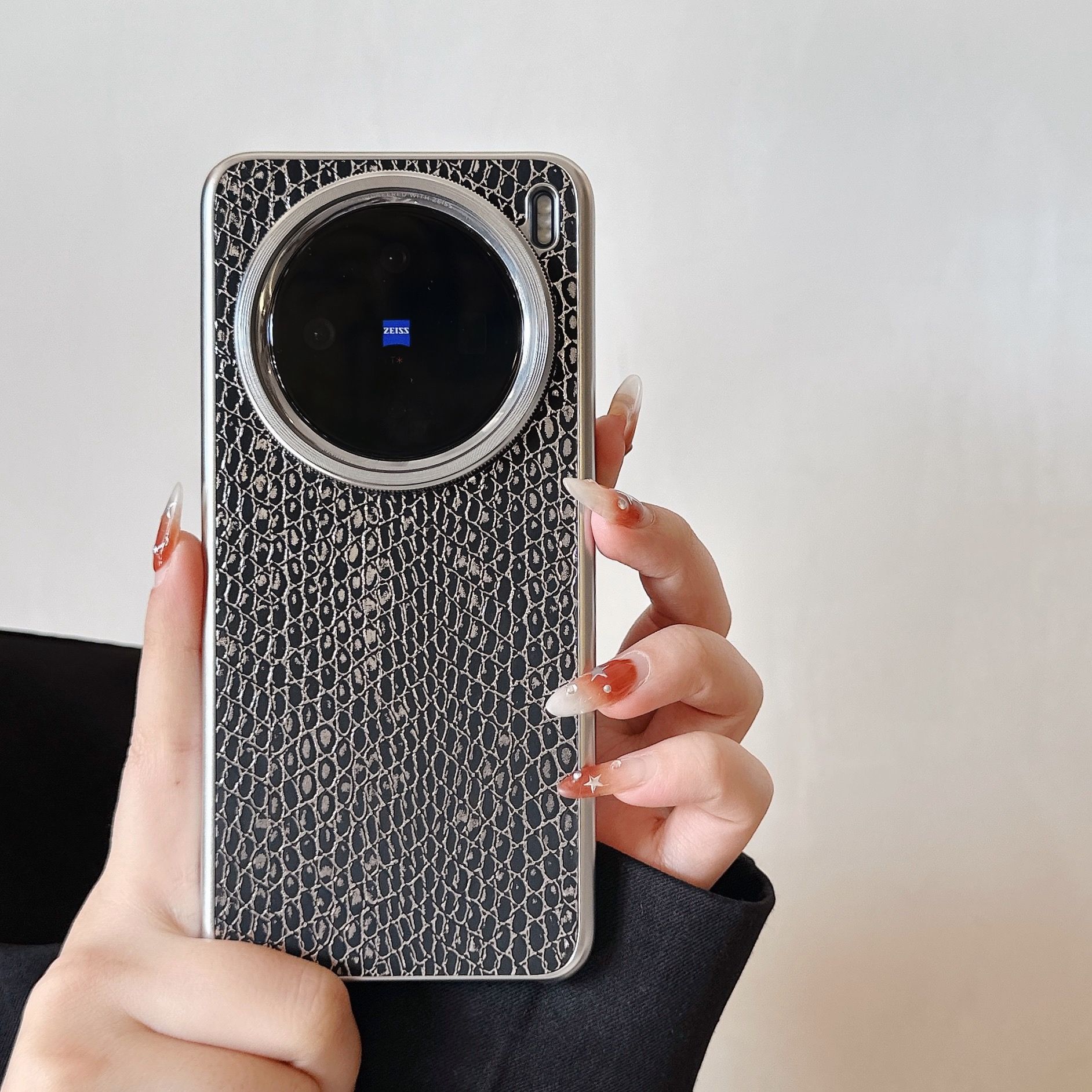 Vivo X200  Series Luxury Crocodile Leather Phone Case